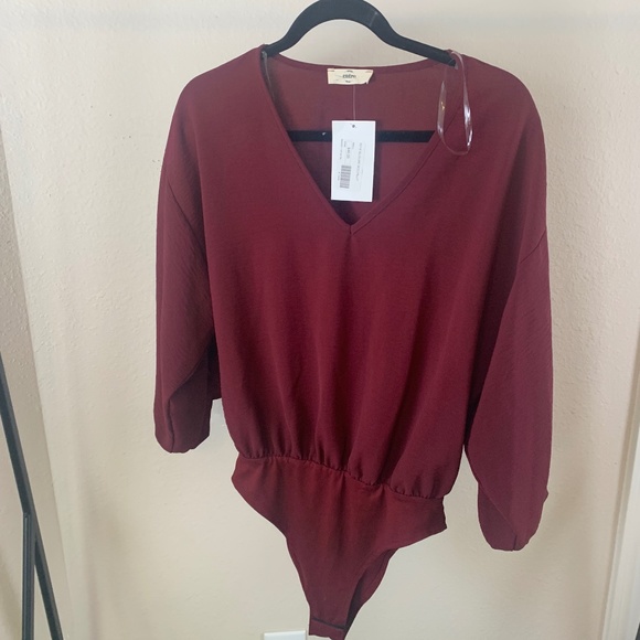 Entro Burgundy Long Sleeve V-Neck Bodysuit Size Small NWT - Picture 1 of 6